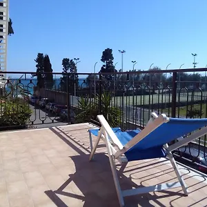 https://the-house-on-the-beach.sicilyhotelsitaly.net